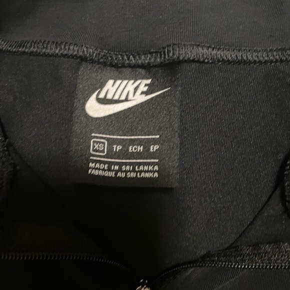 Nike Cropped 1/4 Zip Shirt - Picture 3 of 4